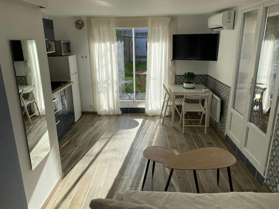 Charmant Studio Avec Jardin Авиньон Экстерьер фото